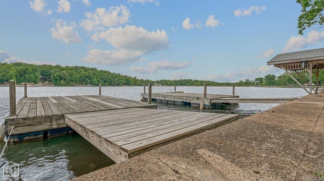 176 E Lakeshore Drive, Cherokee Village, AR 72529