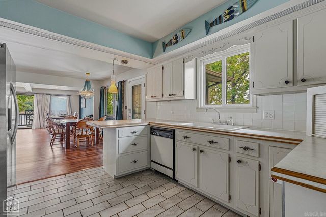 176 E Lakeshore Drive, Cherokee Village, AR 72529