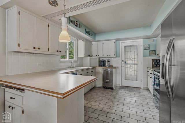 176 E Lakeshore Drive, Cherokee Village, AR 72529