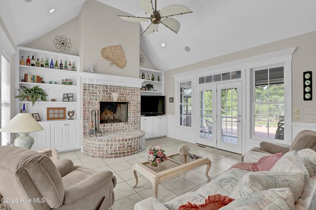 184 Olde Point Road, Hampstead, NC 28443