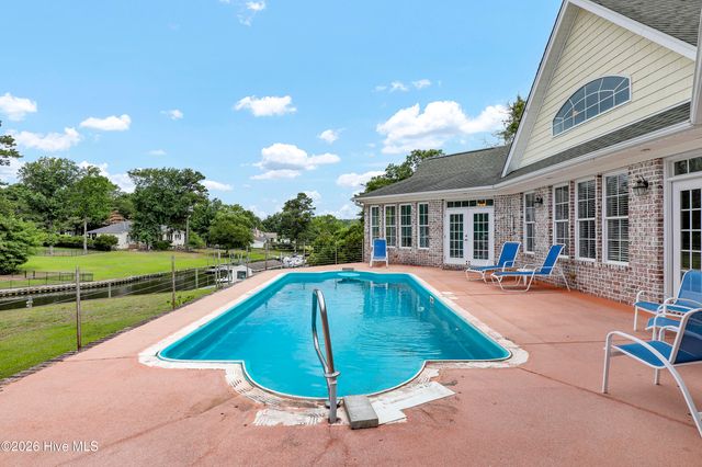 184 Olde Point Road, Hampstead, NC 28443