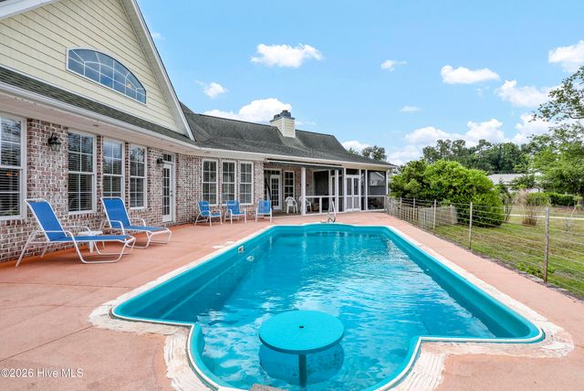 184 Olde Point Road, Hampstead, NC 28443