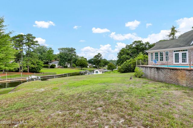 184 Olde Point Road, Hampstead, NC 28443