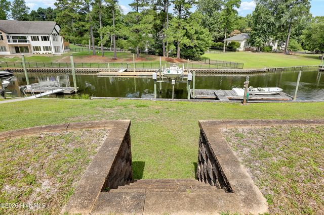 184 Olde Point Road, Hampstead, NC 28443