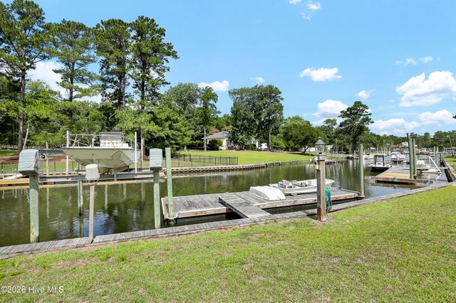 184 Olde Point Road, Hampstead, NC 28443