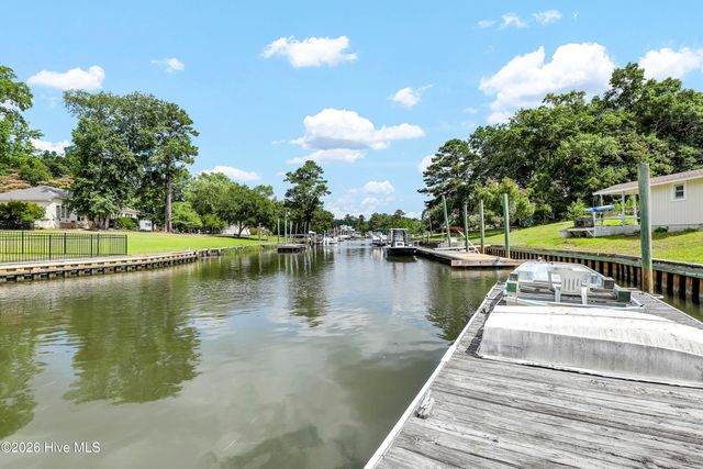 184 Olde Point Road, Hampstead, NC 28443