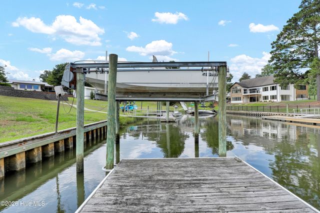 184 Olde Point Road, Hampstead, NC 28443