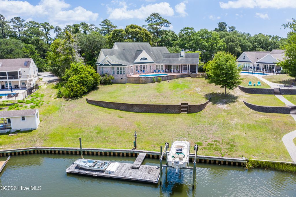 184 Olde Point Road, Hampstead, NC 28443