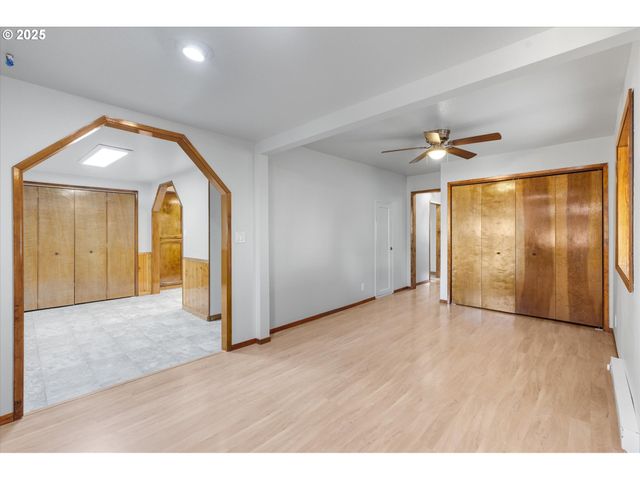 3004 OAK St, Longview, WA 98632