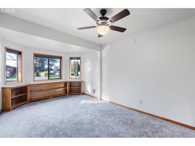 3004 OAK St, Longview, WA 98632