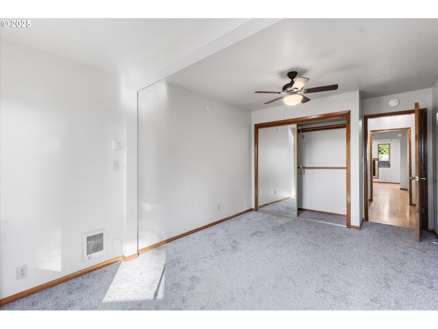 3004 OAK St, Longview, WA 98632