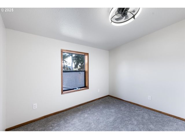 3004 OAK St, Longview, WA 98632