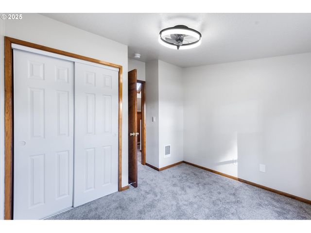 3004 OAK St, Longview, WA 98632