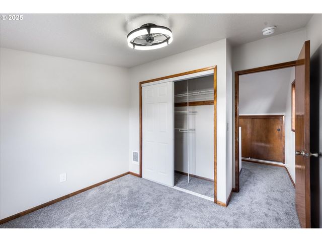 3004 OAK St, Longview, WA 98632