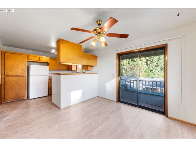 3004 OAK St, Longview, WA 98632