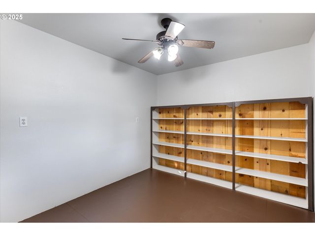 3004 OAK St, Longview, WA 98632