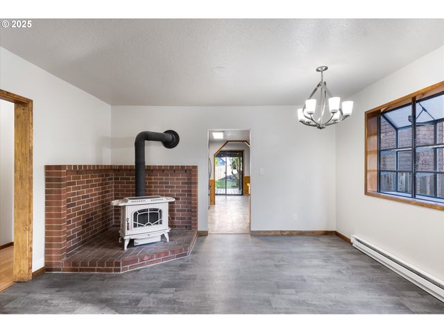 3004 OAK St, Longview, WA 98632