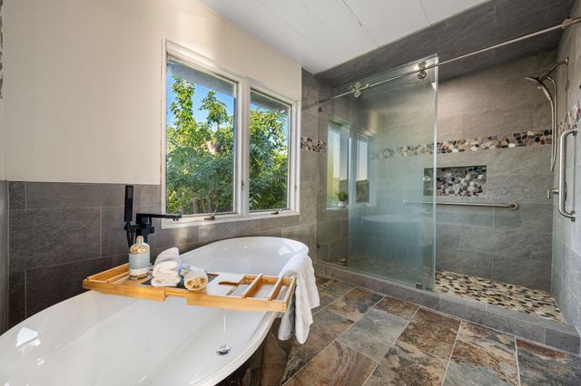 21106 Lakeshore DR, Lago Vista, TX 78645