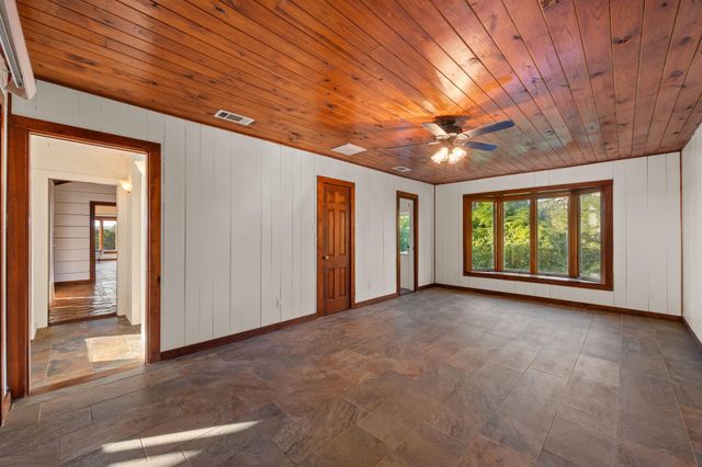 21106 Lakeshore DR, Lago Vista, TX 78645