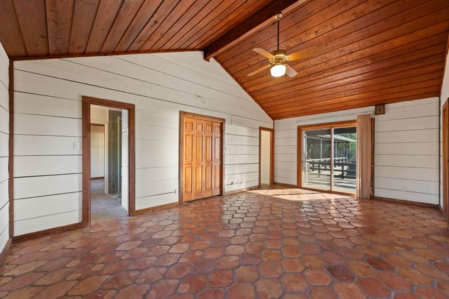 21106 Lakeshore DR, Lago Vista, TX 78645