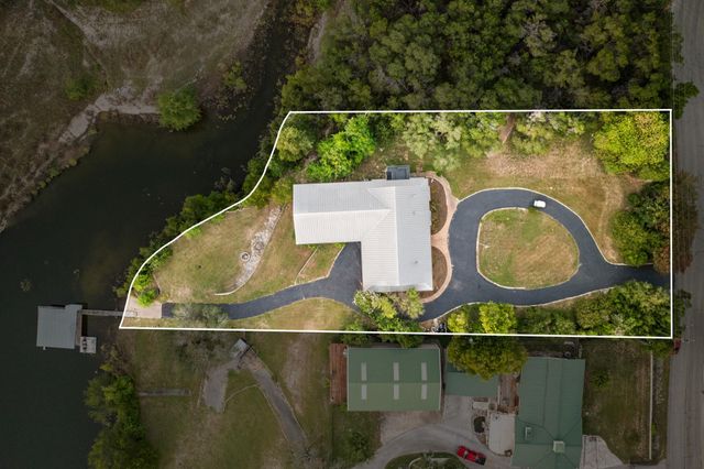 21106 Lakeshore DR, Lago Vista, TX 78645
