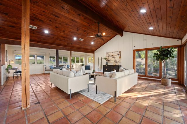 21106 Lakeshore DR, Lago Vista, TX 78645