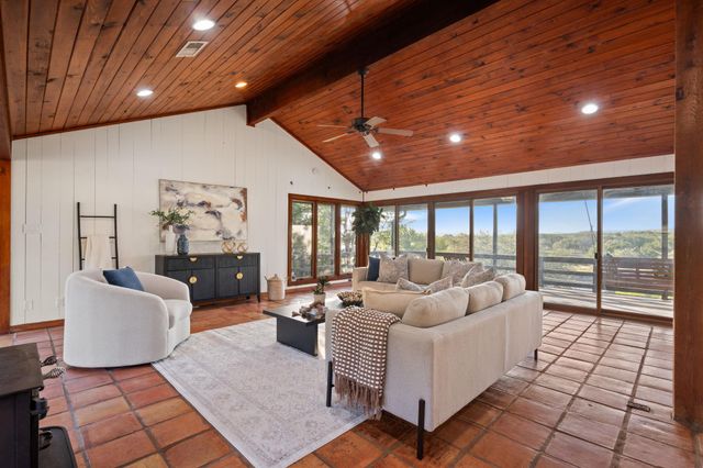 21106 Lakeshore DR, Lago Vista, TX 78645
