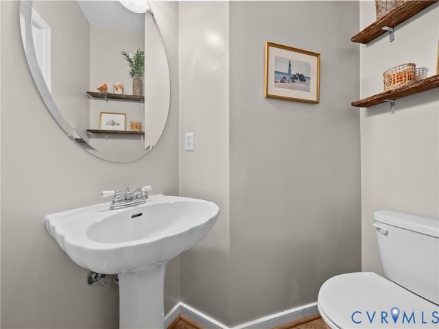 5431 Lemoore Dr, Glen Allen, VA 23059