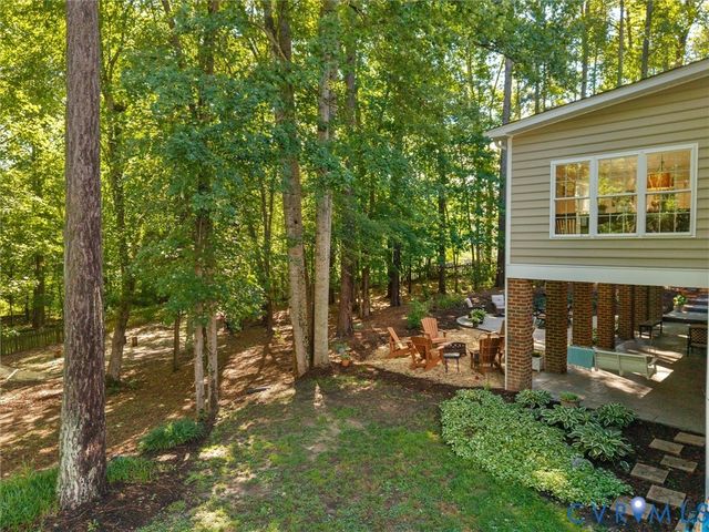 5431 Lemoore Dr, Glen Allen, VA 23059