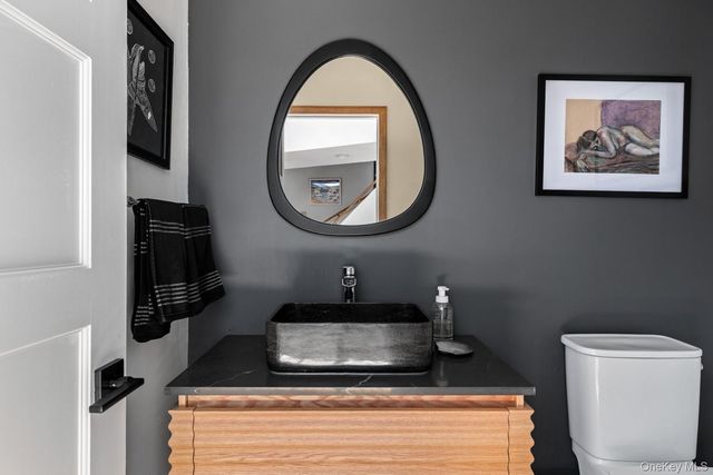 6 Lady Janes Way, Northport, NY 11768