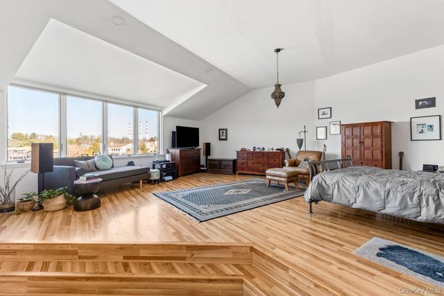 6 Lady Janes Way, Northport, NY 11768