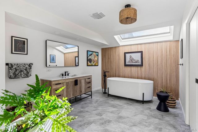 6 Lady Janes Way, Northport, NY 11768