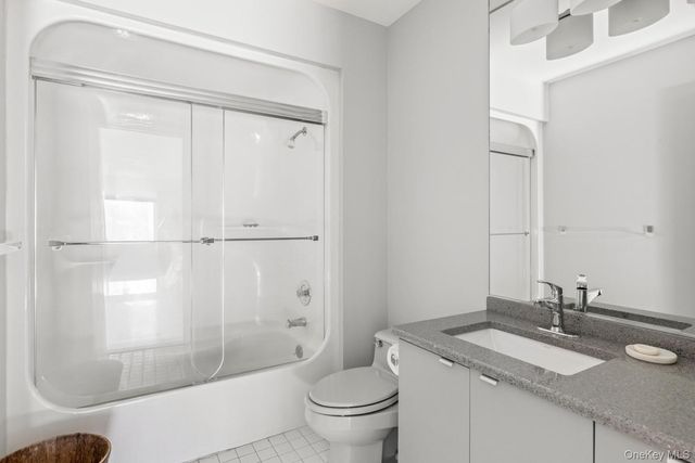 6 Lady Janes Way, Northport, NY 11768