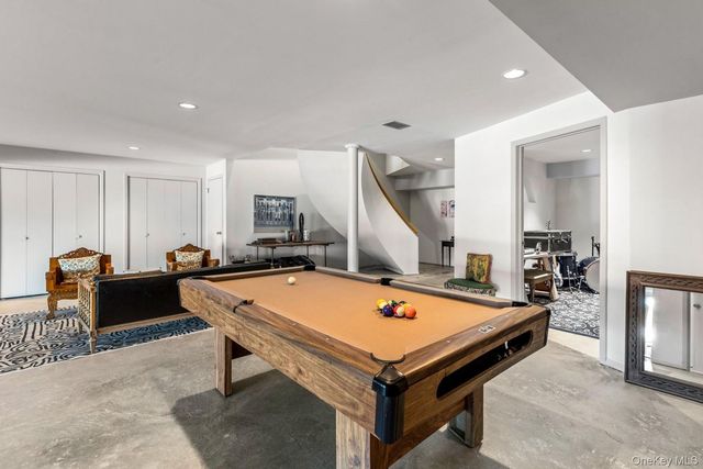 6 Lady Janes Way, Northport, NY 11768