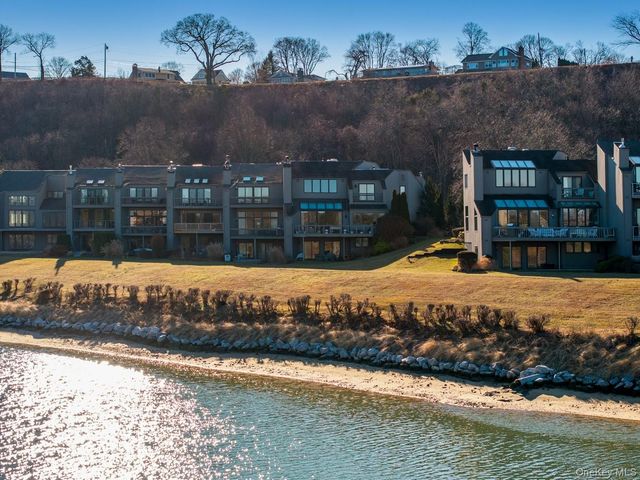 6 Lady Janes Way, Northport, NY 11768