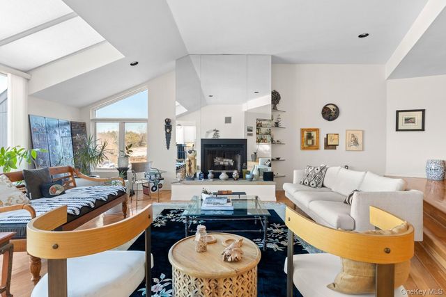 6 Lady Janes Way, Northport, NY 11768