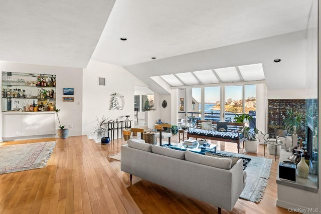 6 Lady Janes Way, Northport, NY 11768