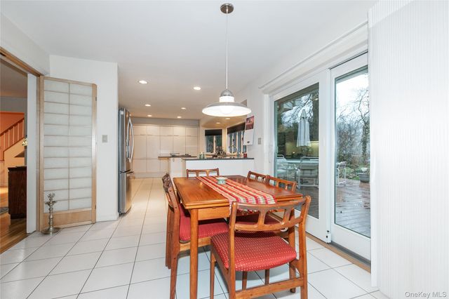 1 The Brae, Woodbury, NY 11797