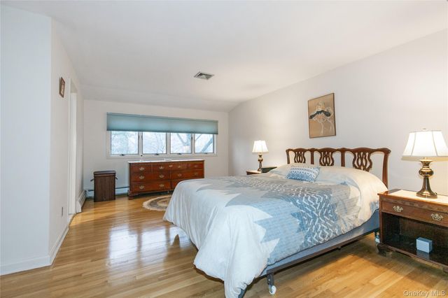 1 The Brae, Woodbury, NY 11797