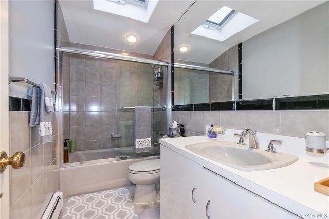 1 The Brae, Woodbury, NY 11797