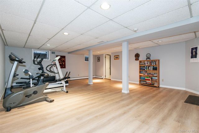 1 The Brae, Woodbury, NY 11797