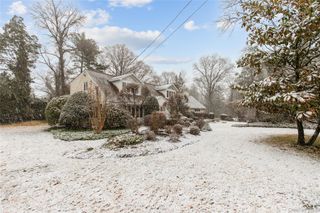 1 The Brae, Woodbury, NY 11797