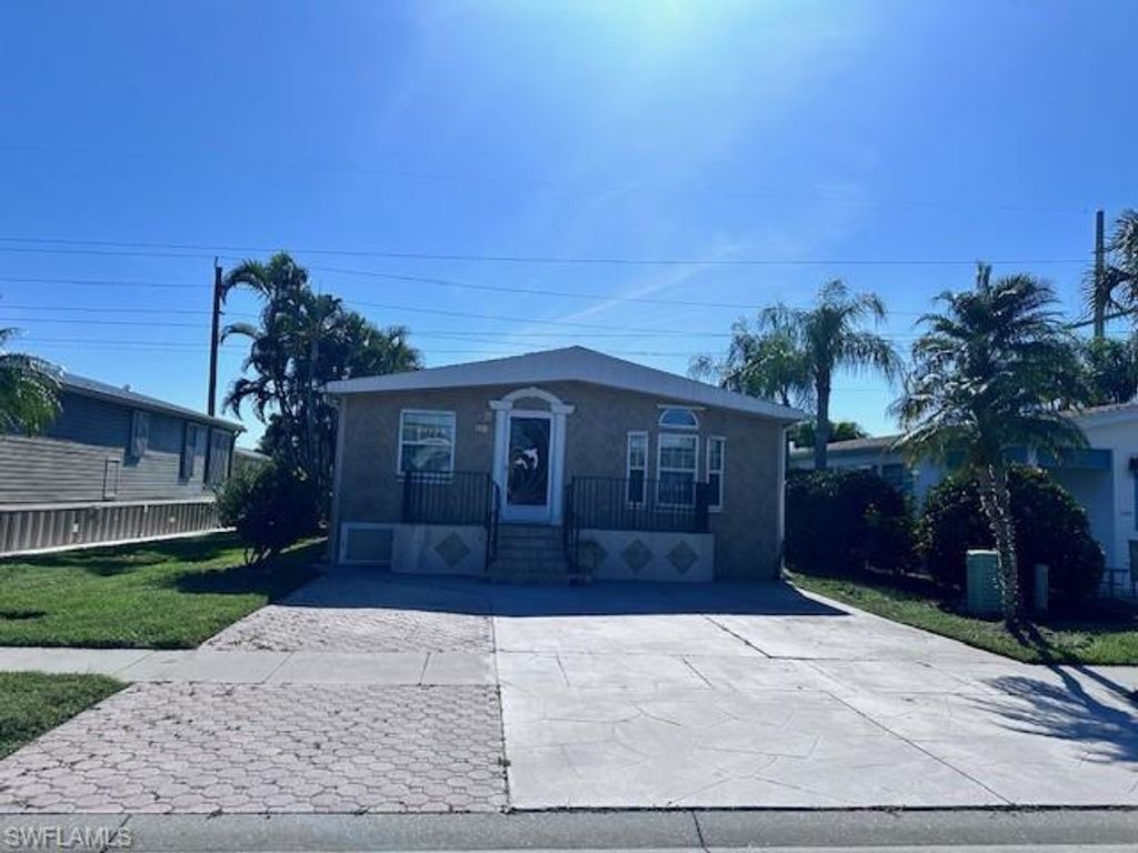 1105 Silver Lakes BLVD, NAPLES, FL 34114 — exterior