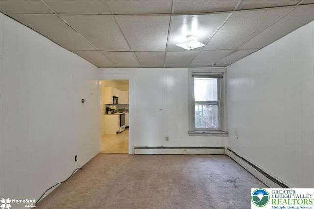 560 Hillside Avenue, Bethlehem City, PA 18015