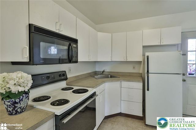 560 Hillside Avenue, Bethlehem City, PA 18015