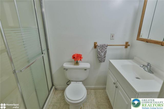 560 Hillside Avenue, Bethlehem City, PA 18015
