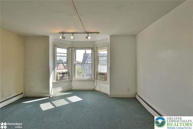 560 Hillside Avenue, Bethlehem City, PA 18015