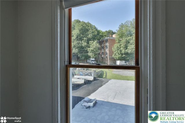 560 Hillside Avenue, Bethlehem City, PA 18015