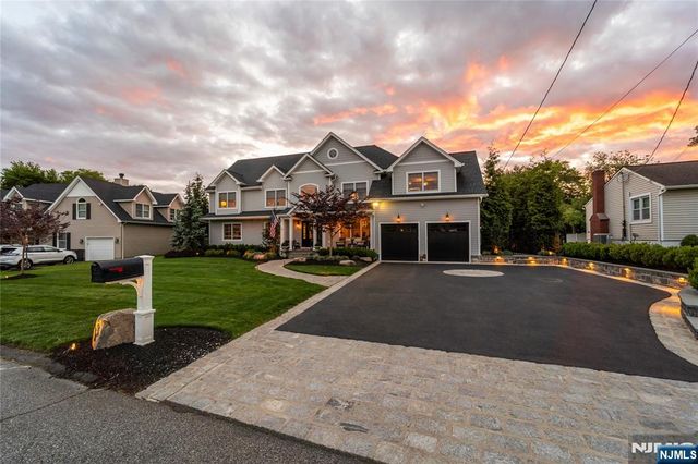 11 Amelia Drive, Old Tappan, NJ 07675