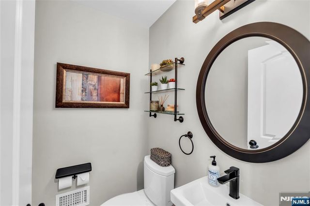 11 Amelia Drive, Old Tappan, NJ 07675
